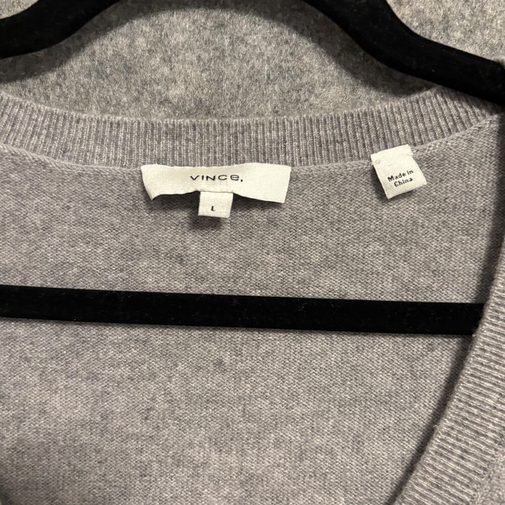 Vince Sweater Womens Size Large Gray 100% Cashmere V Neck Pullover Soft Knit - Picture 9 of 13